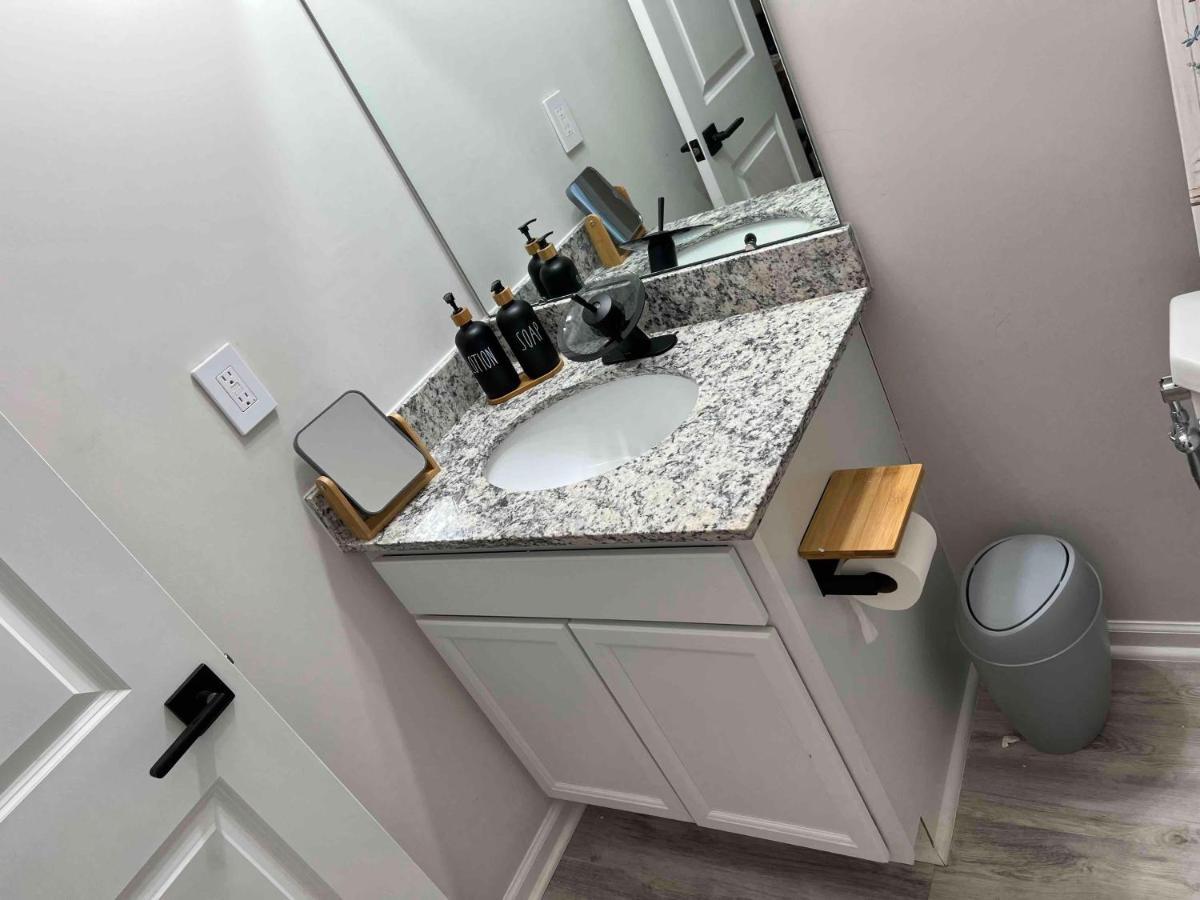 Hometel Premium Guest Suite W/ Private Entrance Ypsilanti Exteriér fotografie